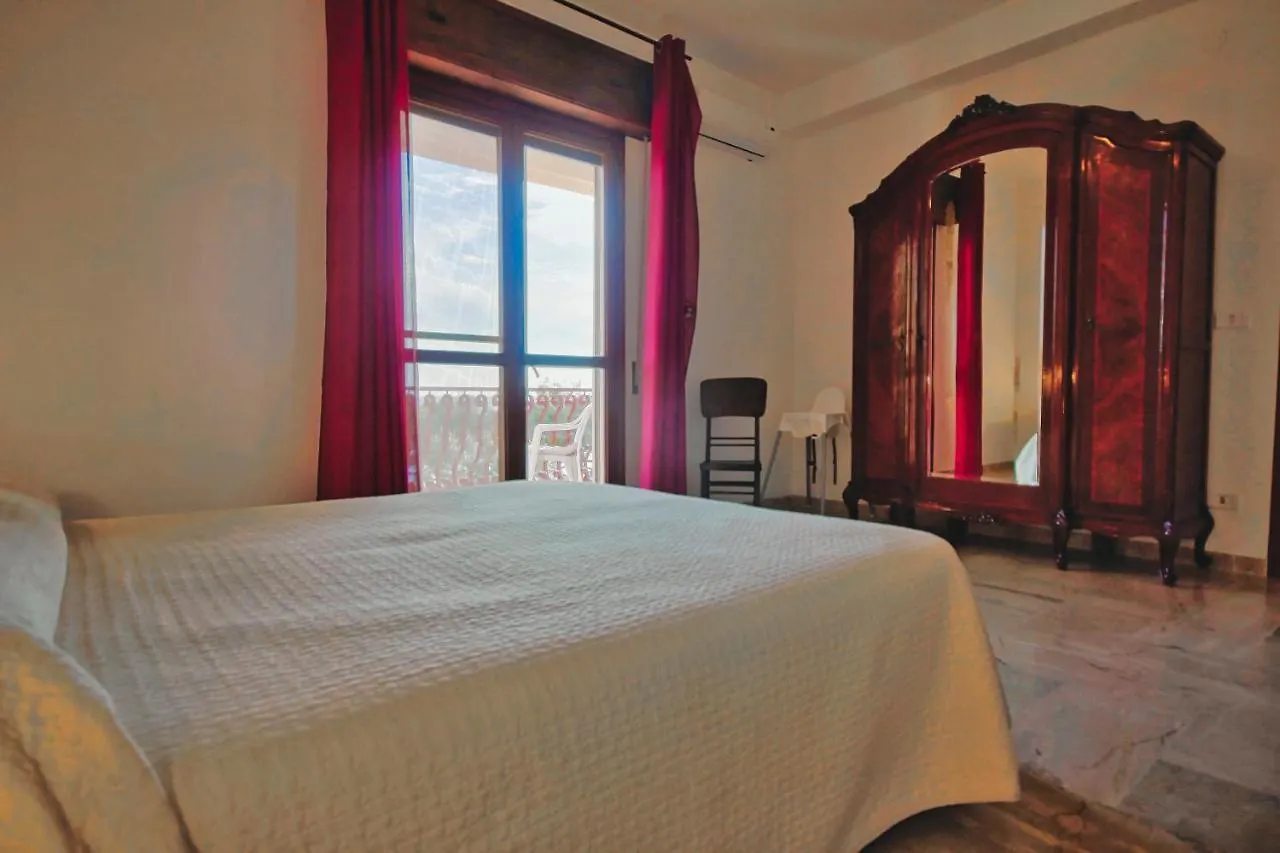 Case Bongiovi Sciacca 0*,  Italia